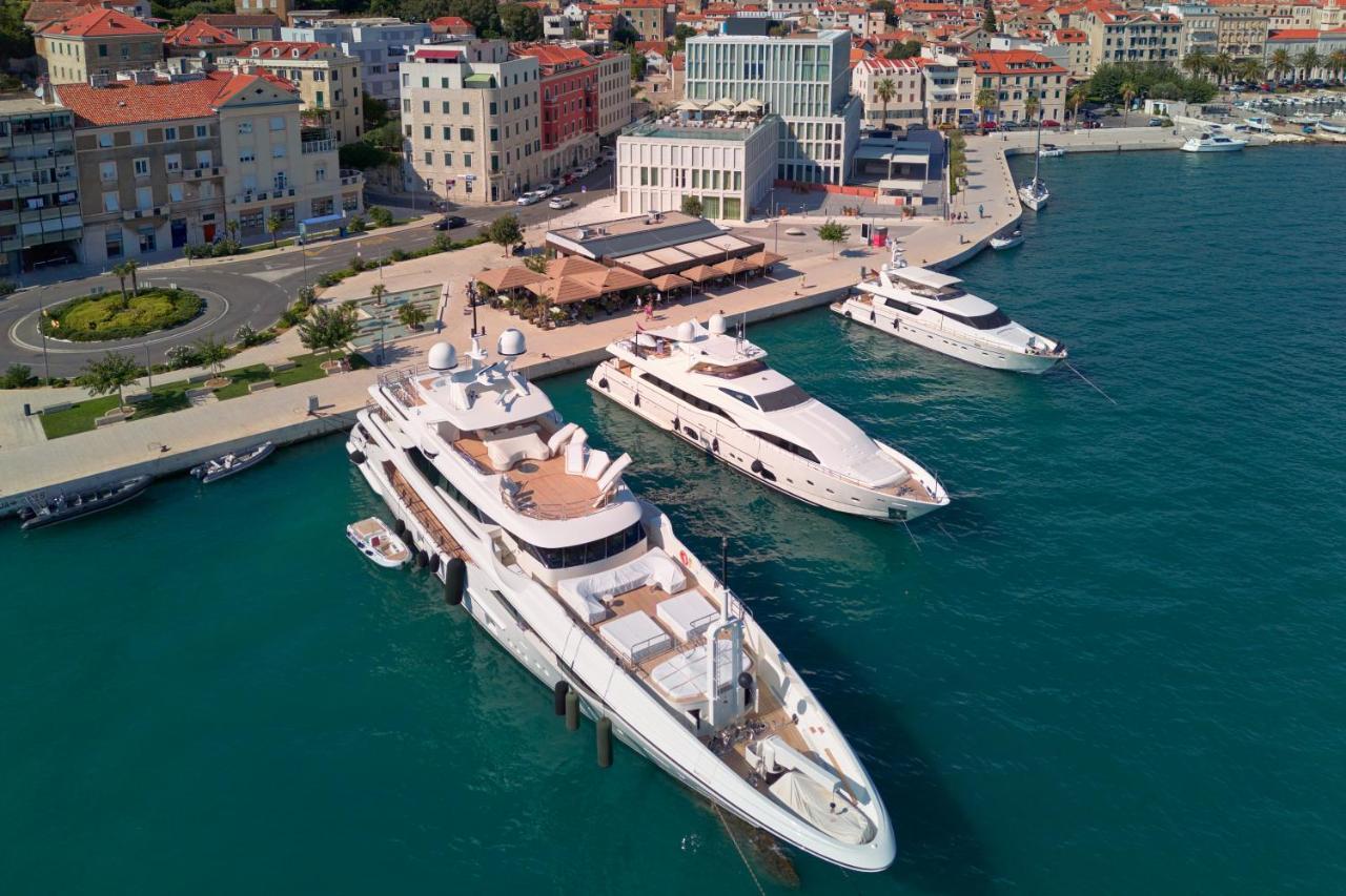 Hotel Ambasador Split Exterior foto The Port of Trogir